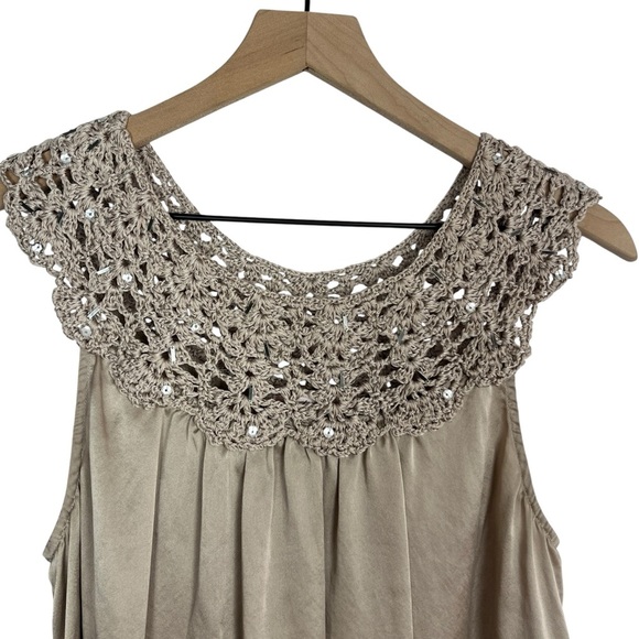 VTG 100% Silk Taupe Beige Sateen Crocheted Yoke Top Sequins Metal Accents Medium - Picture 4 of 9